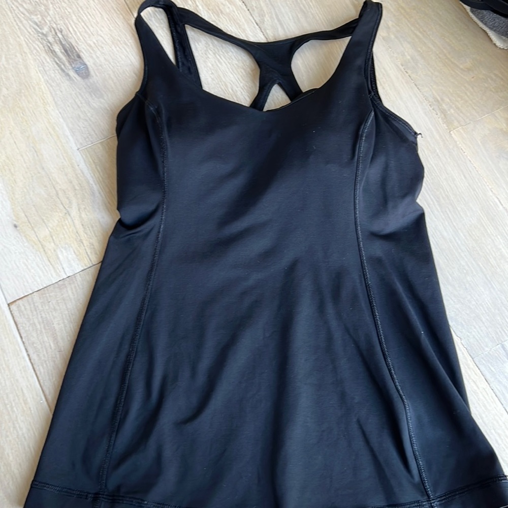 Lululemon top, build in bra, size 6